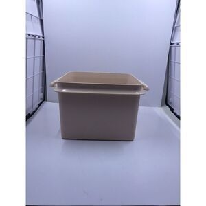 Vintage Sandwich Container Tupperware 1674-7 Tan